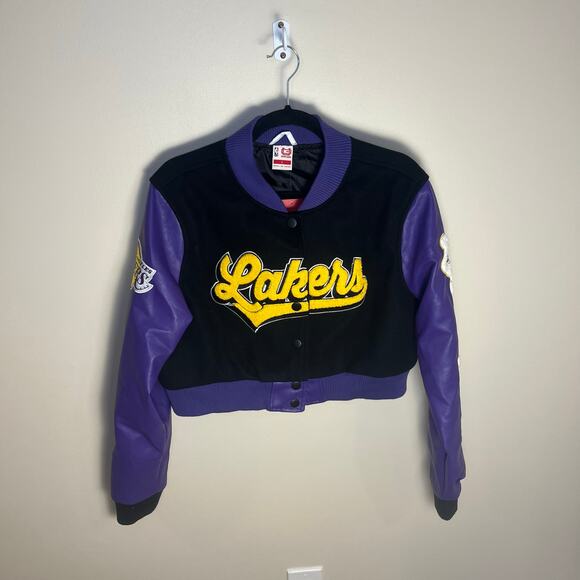 Fashion Nova NBA Lakers Legacy Bomber Cropped Jacket Size Large New - Picture 4 of 11